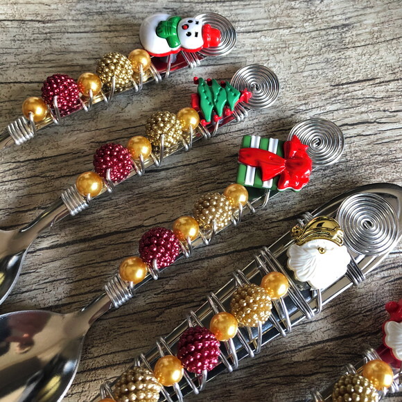 Talheres Bordado Sobremesa Cremosa Tema Natal - 7 Pcs