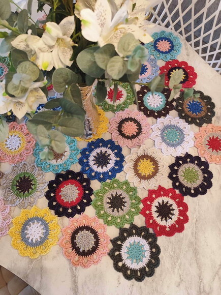 Toalha - Centro de Mesa Croche Flores Japonesas 1m x 85cm