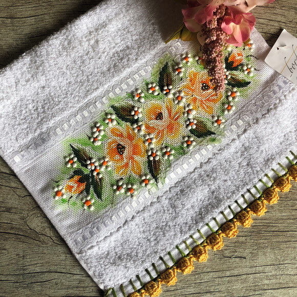 Toalha Lavabo Pintura a Mão com Crochê - Branco