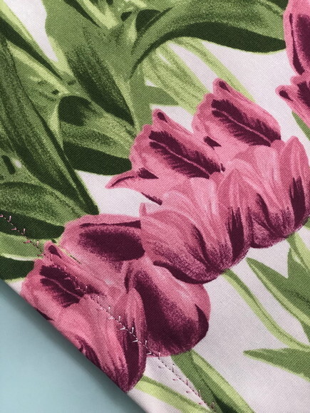 Trilho / Caminho Mesa Tulipas Rosa Antimancha