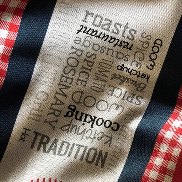 Trilho de Mesa Barbecue com Pompom