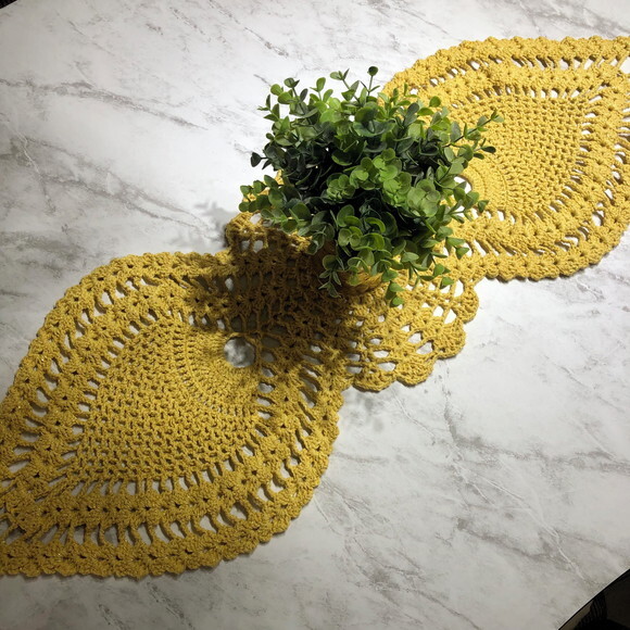 Trilho Mesa Croche Amarelo c Brilho - Caminho Centro Mesa