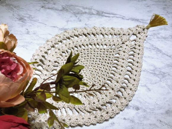 Trilho Mesa Croche Boho Natural Brilho Dourado c Tassel
