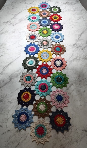 Trilho Mesa Crochê Patchwork - Flôres Japonesas