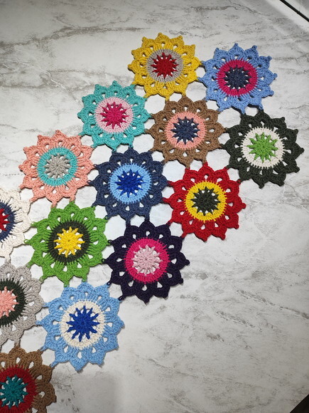 Trilho Mesa Crochê Patchwork - Flôres Japonesas