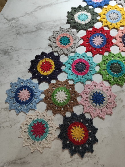 Trilho Mesa Crochê Patchwork - Flôres Japonesas