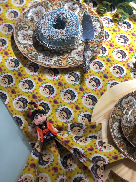 Trilho Mesa Tricoline Frida Kahlo Amarelo - Caminho Mesa