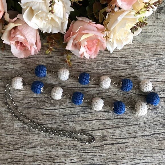 Colar de Croche Azul & Branco