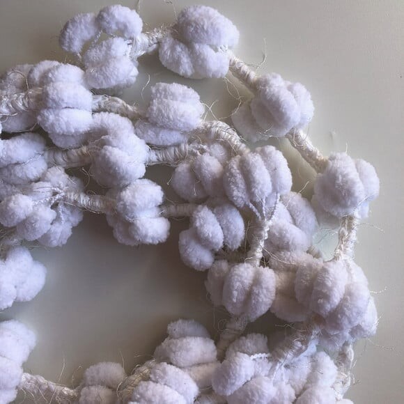 Echarpe Cachecol Maxi Pompom Branco Croche