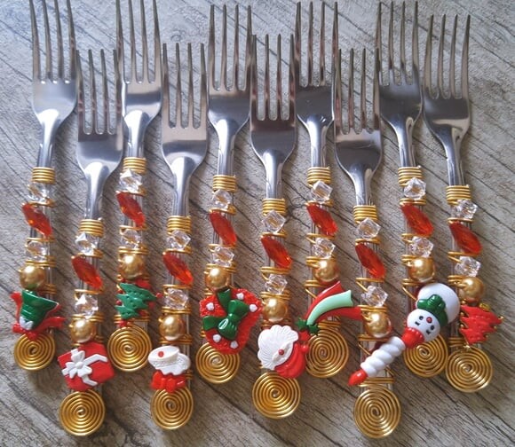 Garfo Sobremesa Bordado Natal