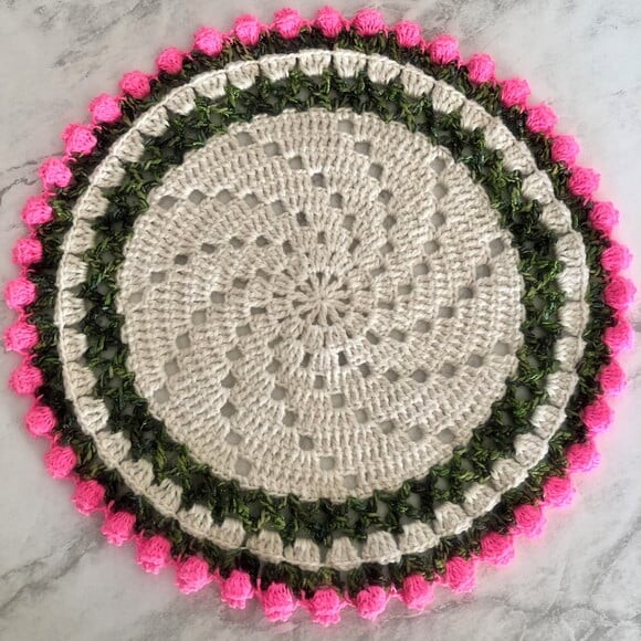 Sousplat Americano Croche Boho Tulipa Rosa Neon *par*