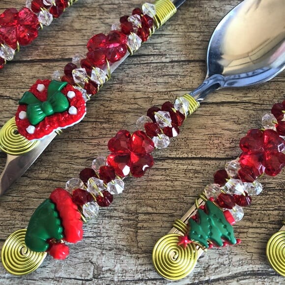 Talheres Bordado Natal Sobremesa Cremosa - 7 peças
