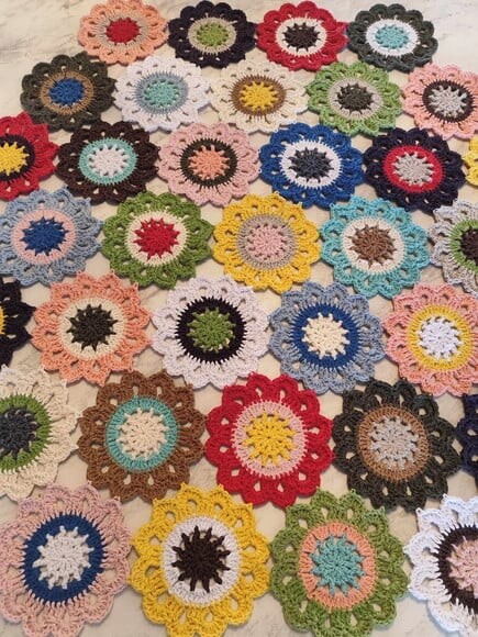 Toalha - Centro de Mesa Croche Flores Japonesas 1m x 85cm