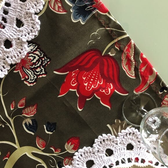 Trilho / Caminho Mesa Floral Fantasy Antimancha *valor Par*