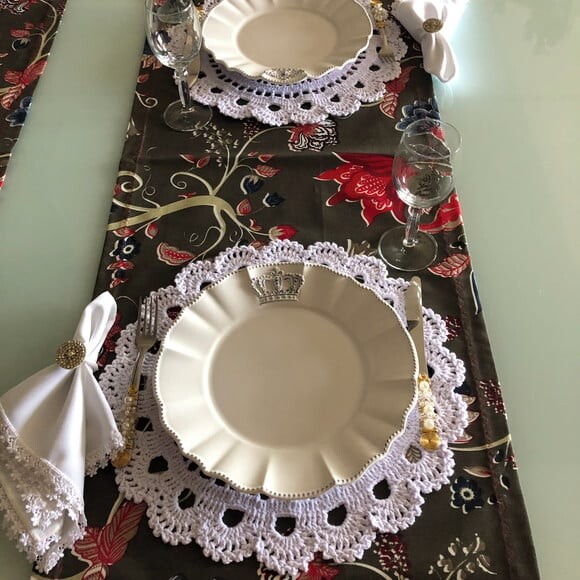 Trilho / Caminho Mesa Floral Fantasy Antimancha *valor Par*