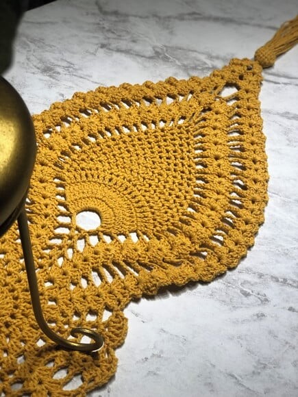 Trilho Mesa Croche Amarelo com Tassel - Caminho Centro Mesa