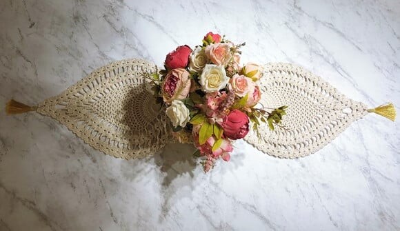 Trilho Mesa Croche Boho Natural Brilho Dourado c Tassel