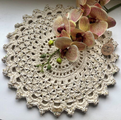 Sousplat Americano Croche com Micro Lantejoulas Dourado - *par*