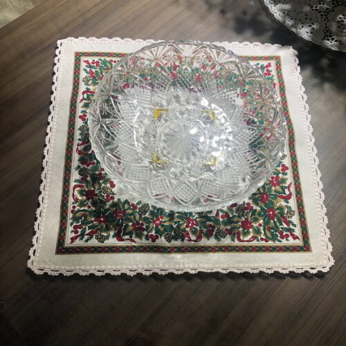 Centro de Mesa Natalino com Croche - 50cm x 50 cm
