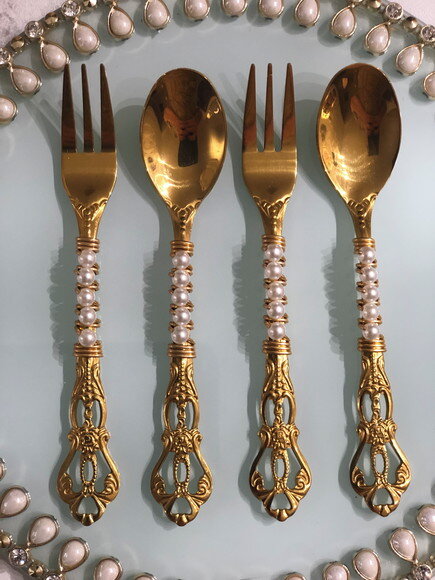 Garfo & Colher Sobremesa Dourado Bordado com Pérolas  - 2 unidades