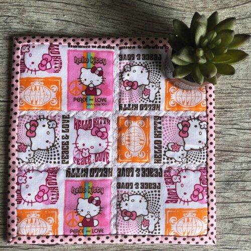Mug Rug - Tapete de Caneca Hello Kitty