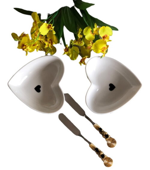 Petisqueira Coração Porcelana com Espátula Bordada