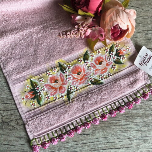 Toalha Lavabo Pintura a Mão com Crochê - Rosa