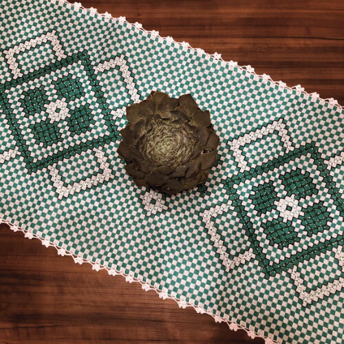 Trilho De Mesa Bordado Xadrez