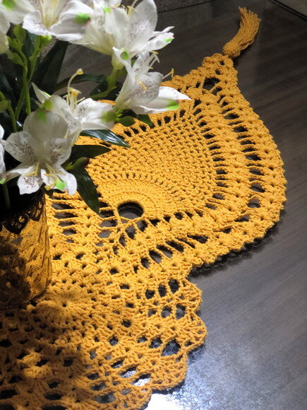 Trilho Mesa Croche Amarelo com Tassel - Caminho Centro Mesa