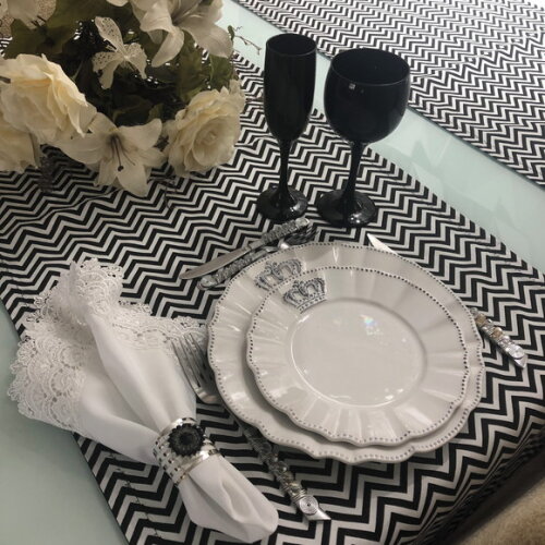 Trilho Mesa Tricoline Chevron Preto e Branco - Caminho Mesa