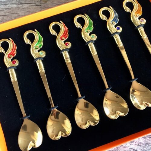 Colher Chá Aço Inox Dourada Cisne Decorada Pedrarias - 6 Pçs
