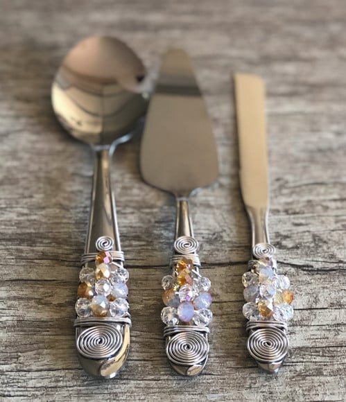 Espátula & Faca Bordados com Cristal
