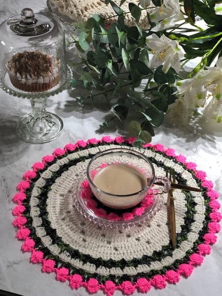 Sousplat Americano Croche Boho Tulipa Rosa Neon *par*