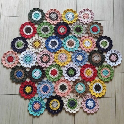 Toalha - Centro de Mesa Croche Flores Japonesas 1m x 85cm