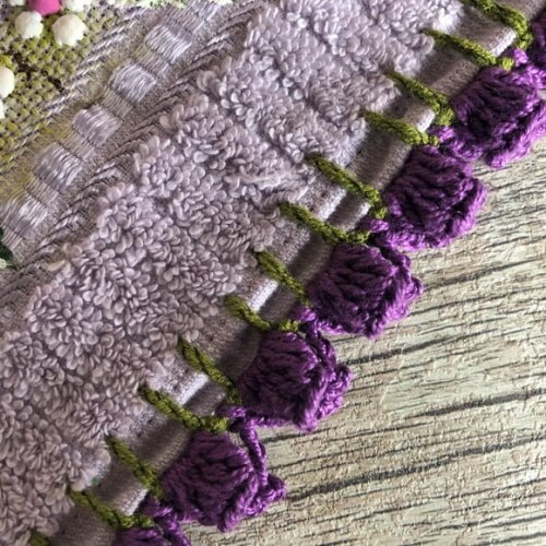 Toalha Lavabo Pintura a Mão com Crochê - Lavanda