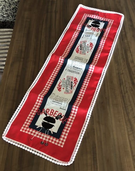 Trilho de Mesa Barbecue com Pompom