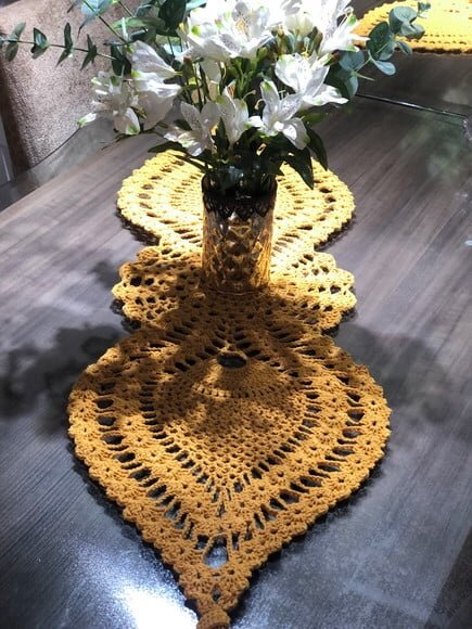 Trilho Mesa Croche Amarelo com Tassel - Caminho Centro Mesa