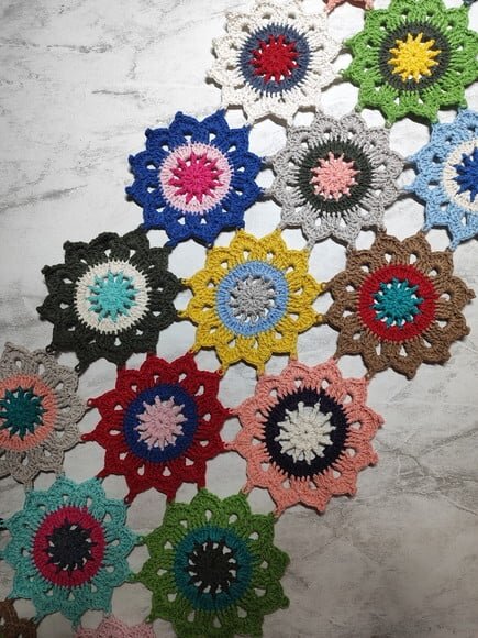 Trilho Mesa Crochê Patchwork - Flôres Japonesas