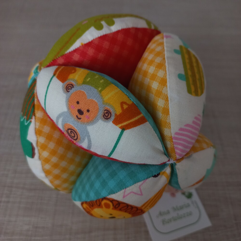 Bola de tecido para bebê