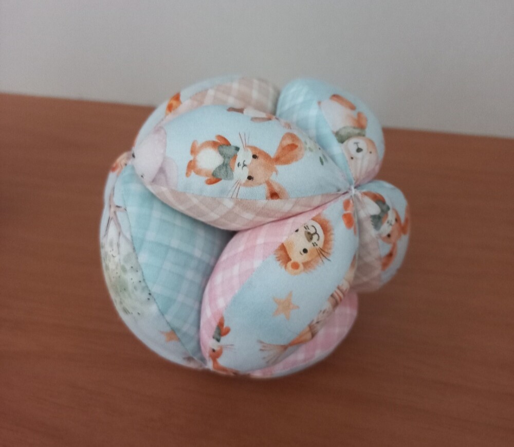 Bola de tecido para bebê