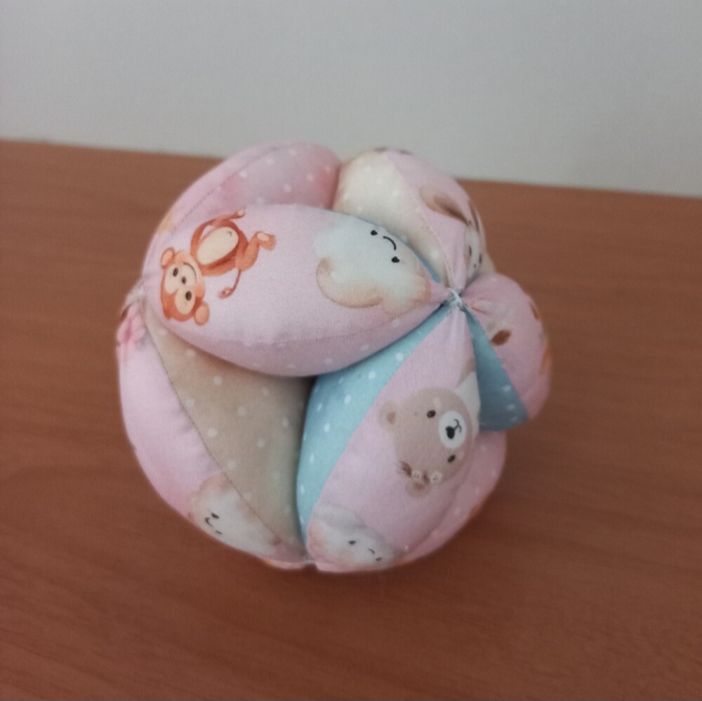 Bola de tecido para bebê