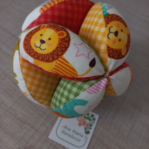 Bola de tecido para bebê