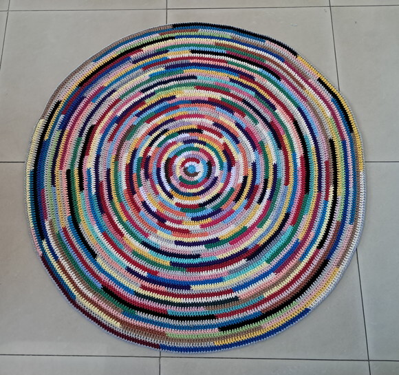 Tapetão Multicolorido Croche 1,13m