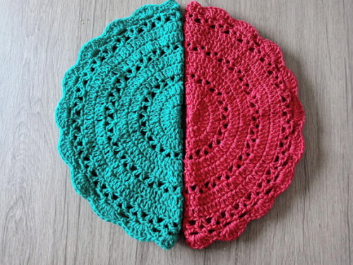 Kit Sousplat Croche Verde Bandeira e Vermelho 8 Peças