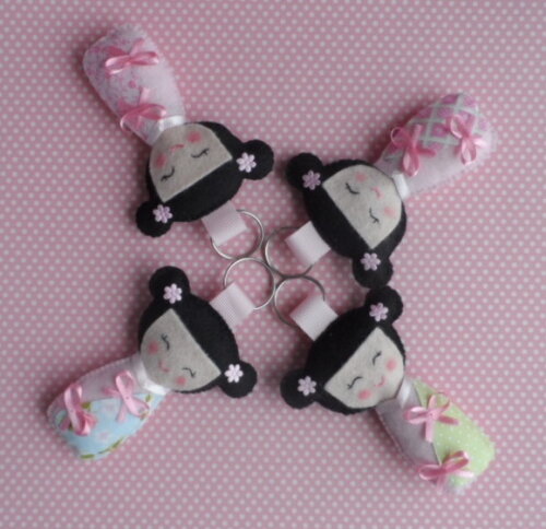 Kit com 10 Chaveiros Japonesinha/ Kokeshi