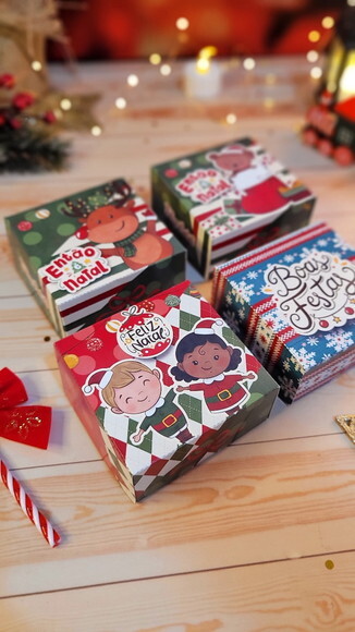 Caixa de Natal para até 4 Docinhos.