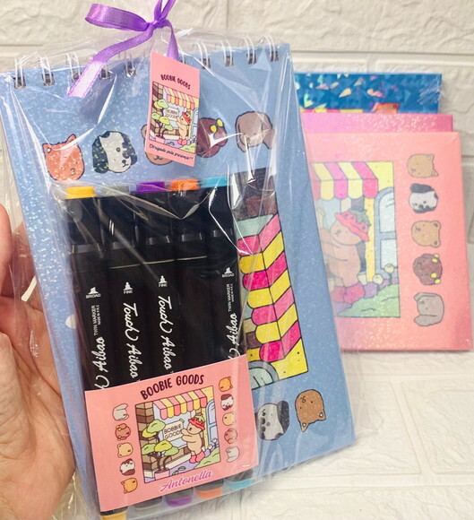 Livro de Colorir Bobbie Goods com Canetinhas