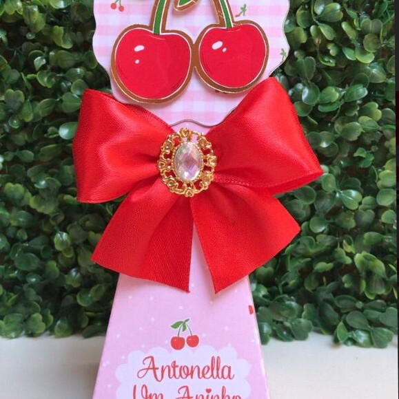 Pirâmide Cerejinha Personalizada Luxo