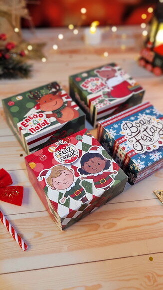 Caixa de Natal para até 4 Docinhos.