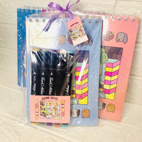 Livro de Colorir Bobbie Goods com 5 Canetinhas